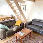 Maison Familiale Accueillante à Avec Jardin