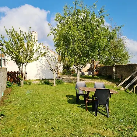 Maison Familiale Accueillante A Avec Jardin בית נופש