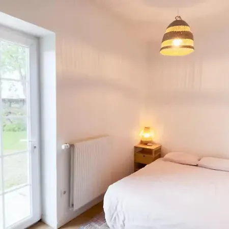 Maison Familiale Michel: Charming Garden Retreat Holiday home