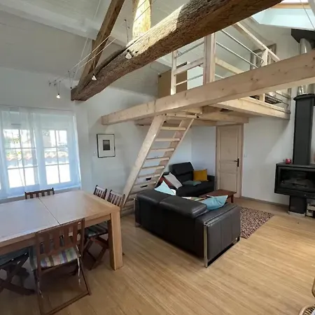 Holiday home Maison Familiale Michel: Charming Garden Retreat Saint-Michel-en-l'Herm