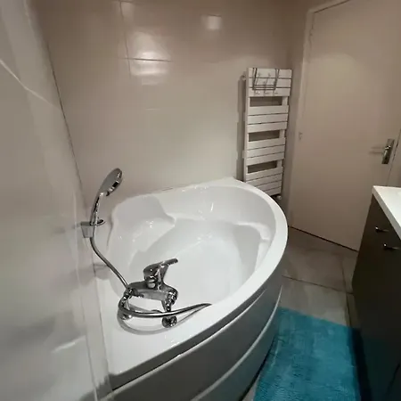 בית נופש Maison Familiale Accueillante A Avec Jardin *