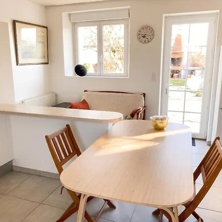 Maison Familiale Accueillante A Avec Jardin